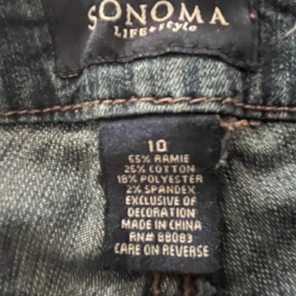Sonoma Life + Style • Embroidered Pocket Stretch Jeans • Size 10 - Picture 2 of 7